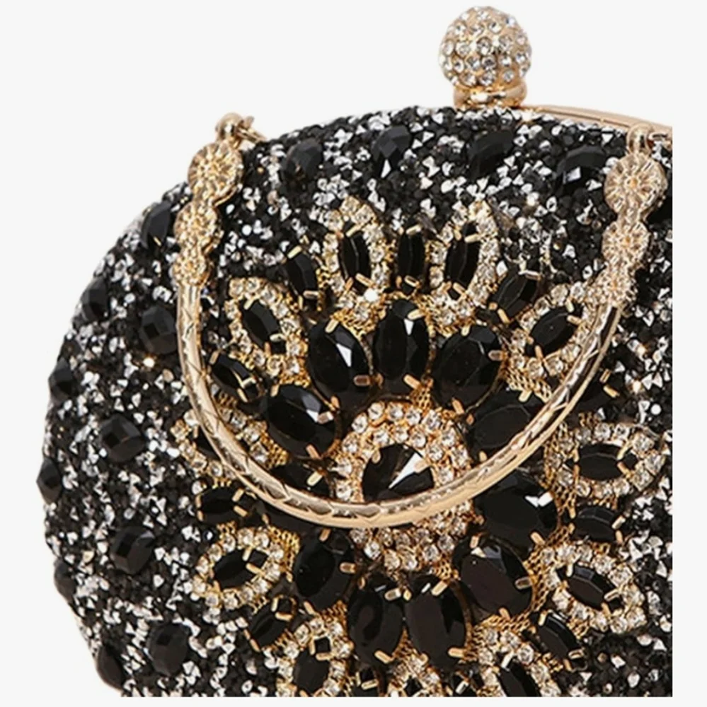 Elegant Black and Gold Crossbody Bag with Ornate Frame - Picture 2 of 11